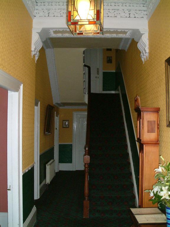 Claremont House Bed & Breakfast Dun Laoghaire Exterior foto