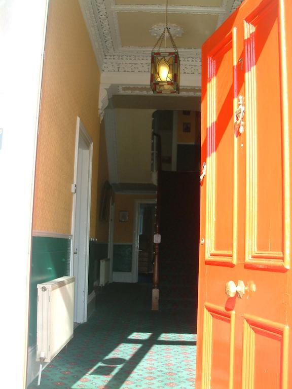 Claremont House Bed & Breakfast Dun Laoghaire Exterior foto